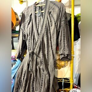 249 // Free People NEW ROMANTICS wrap tunic // S